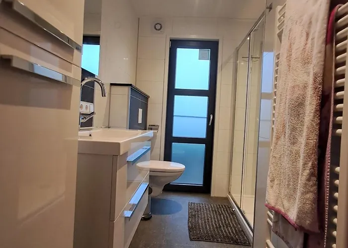 Marina Strandbad Land In Sicht Mit Zaun Haus Nr 81 *